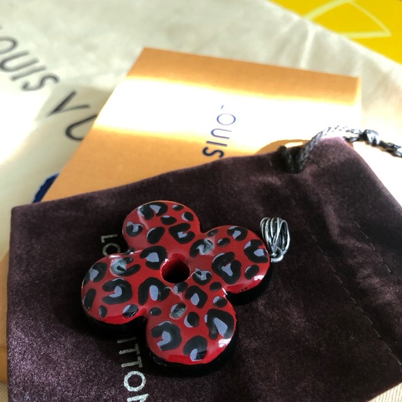 Authentic Louis Vuitton Leopard necklace ornaments - Picture 7 of 7